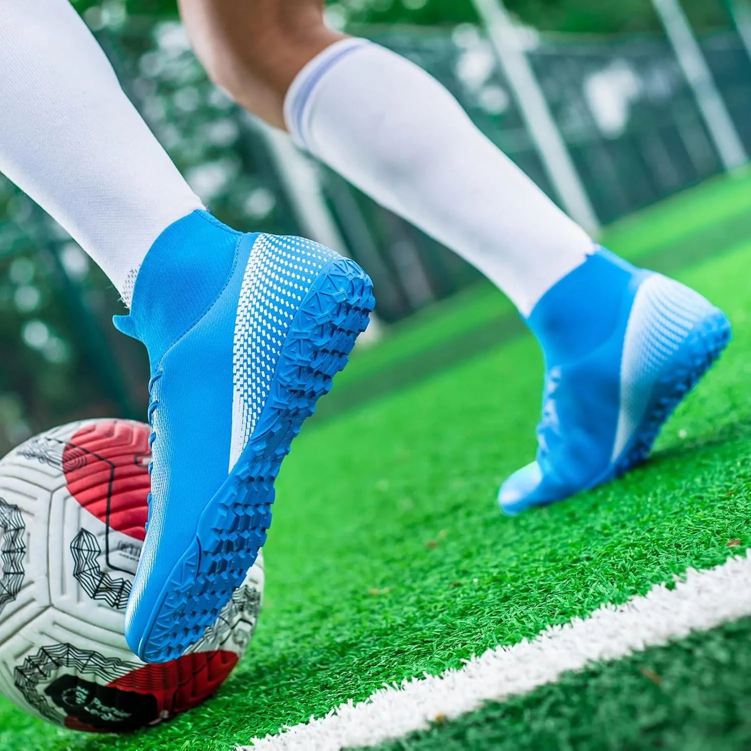 Men’s Soccer Shoes Cleats Professional High Top Breathable Training Sneakers