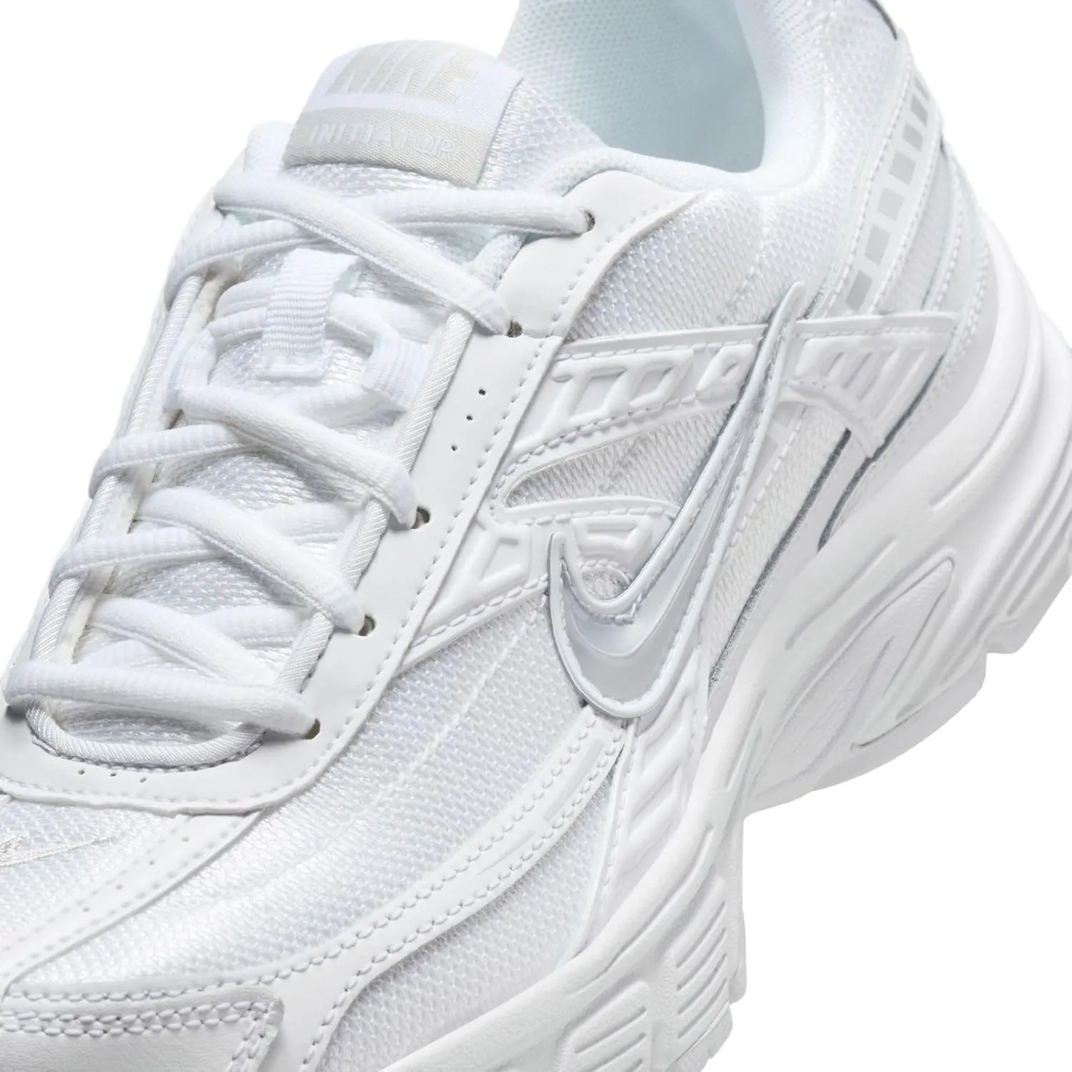 NIKE Women's Sneakers Trail Running Shoes